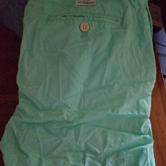 Vineyard vines - Picture 2 of 2